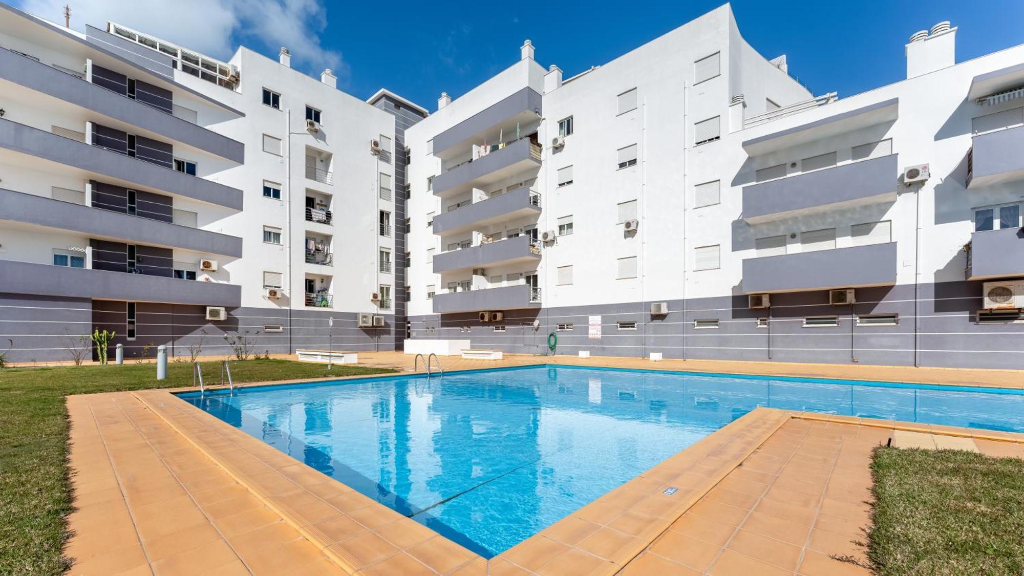 Sunny Retreat With Pool And Balcony By Lovelystay Albufeira Exterior photo